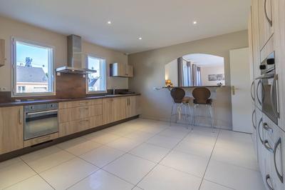 Maison - 295 m² - 9 pièces