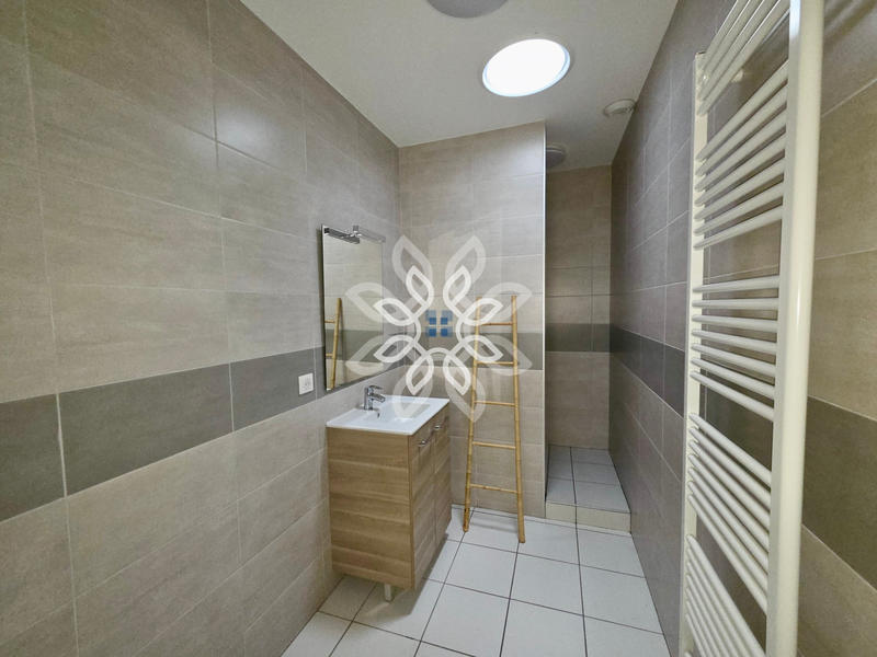 Propriété - 500 m² - 30 pièces