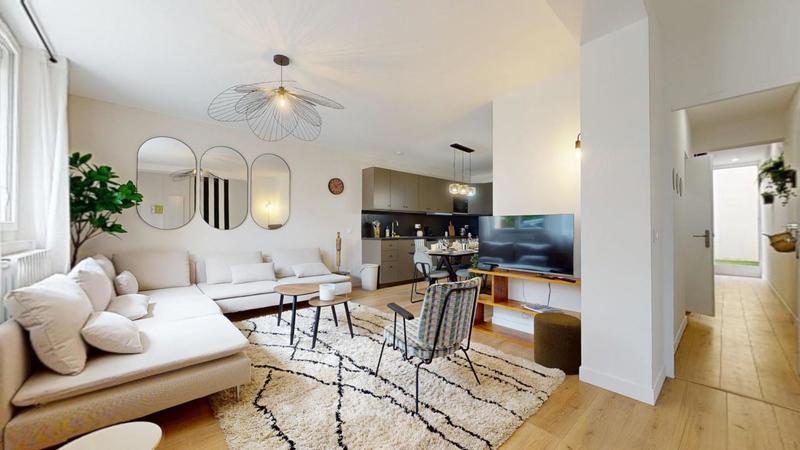 Maison en pierre - 164 m² - 9 pièces