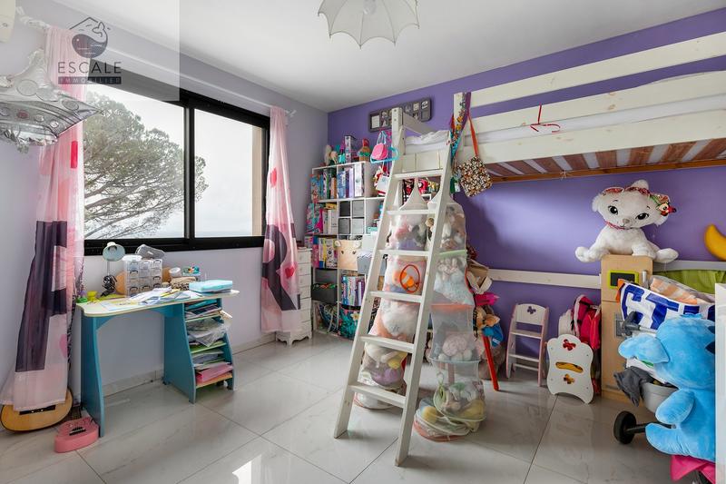 Maison - 200 m² - 6 pièces