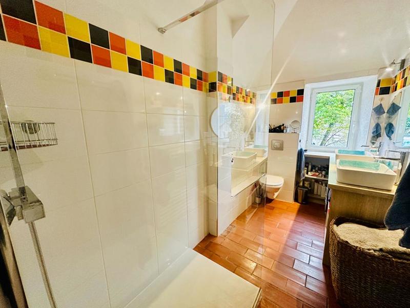 Maison - 211 m² - 8 pièces