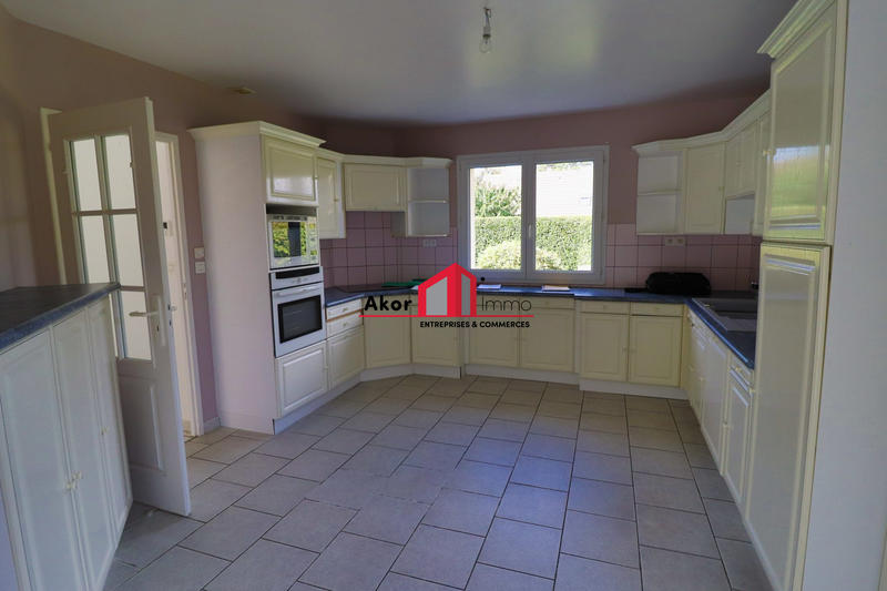 Maison traditionnelle - 188 m² - 7 pièces