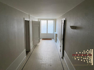 Maison - 220 m² - 8 pièces