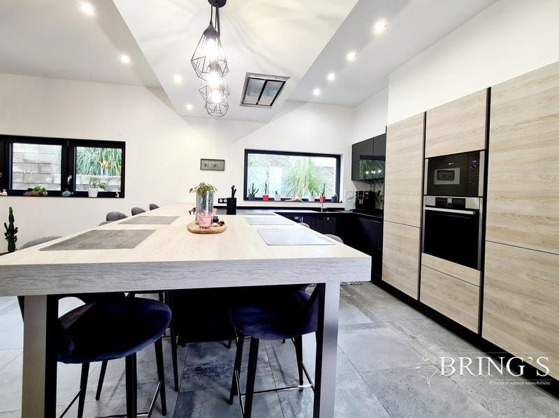 Maison - 162 m² - 5 pièces