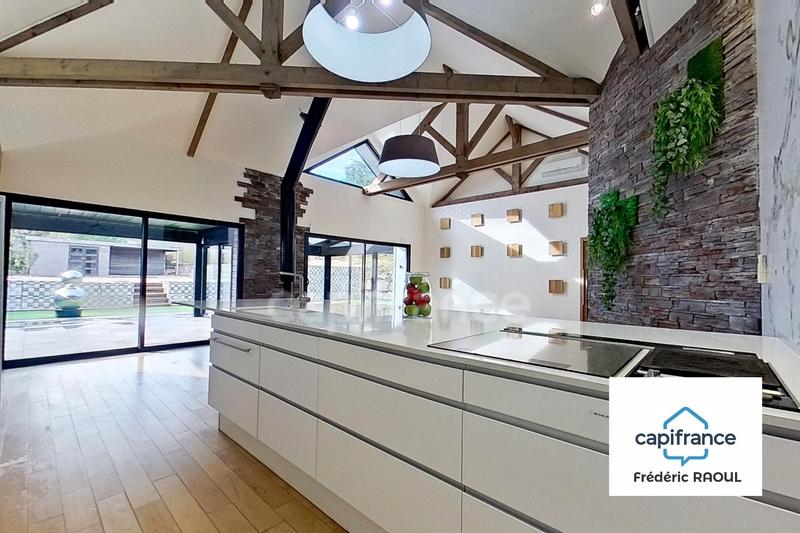 Maison - 203 m² - 5 pièces