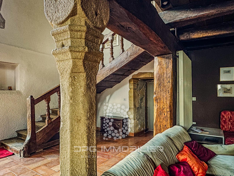 Maison de village - 310 m² - 14 pièces