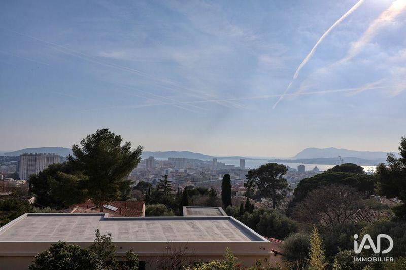 Maison - 201 m² - 8 pièces