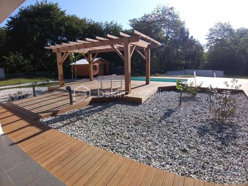 Maison - 120 m² - 5 pièces