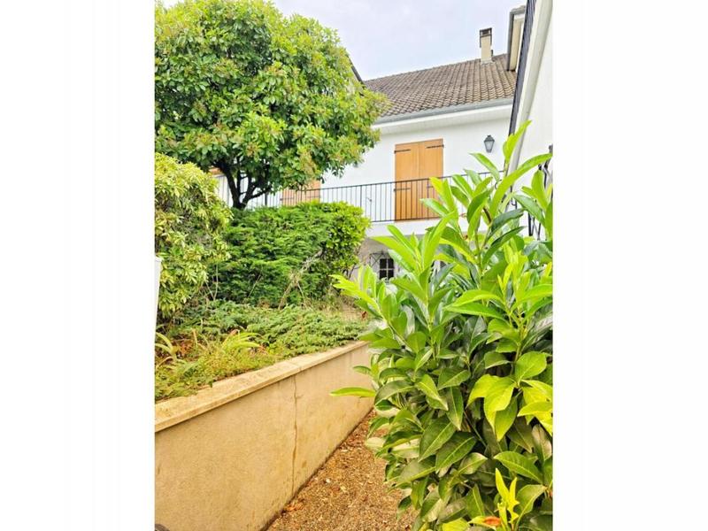 Maison - 180 m² - 10 pièces