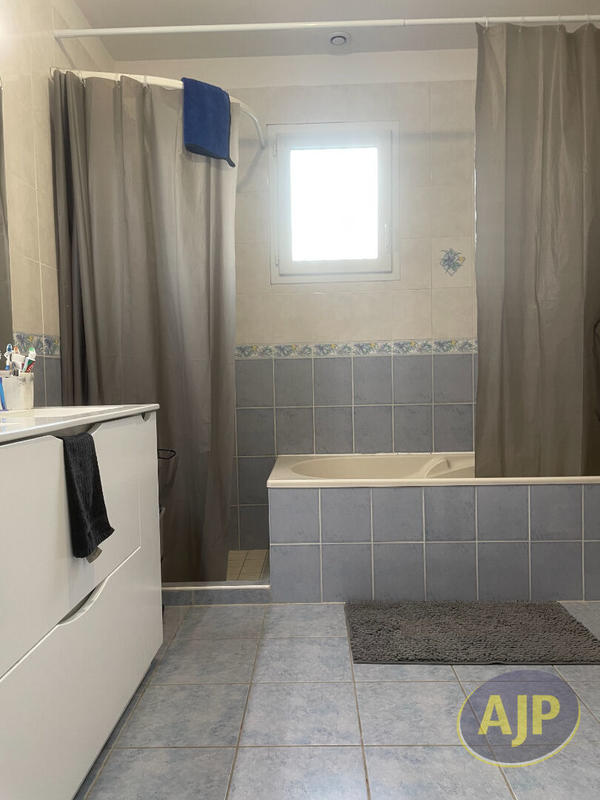 Maison - 83 m² - 4 pièces