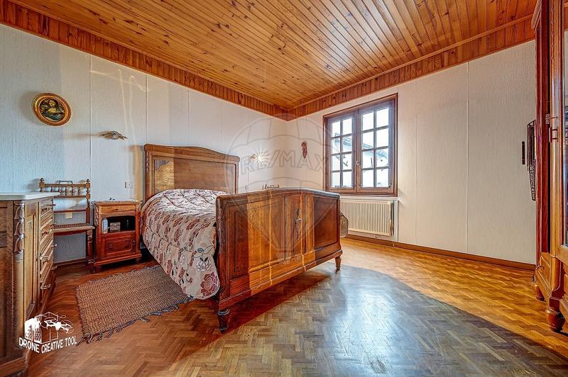 Maison - 275 m² - 8 pièces