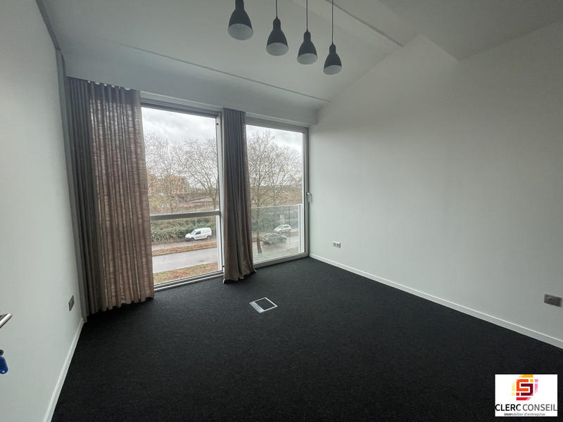 Bureau - 167 m²