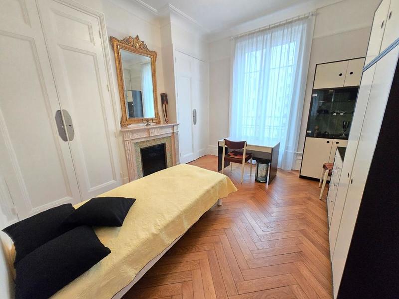 Appartement - 186 m² - 6 pièces