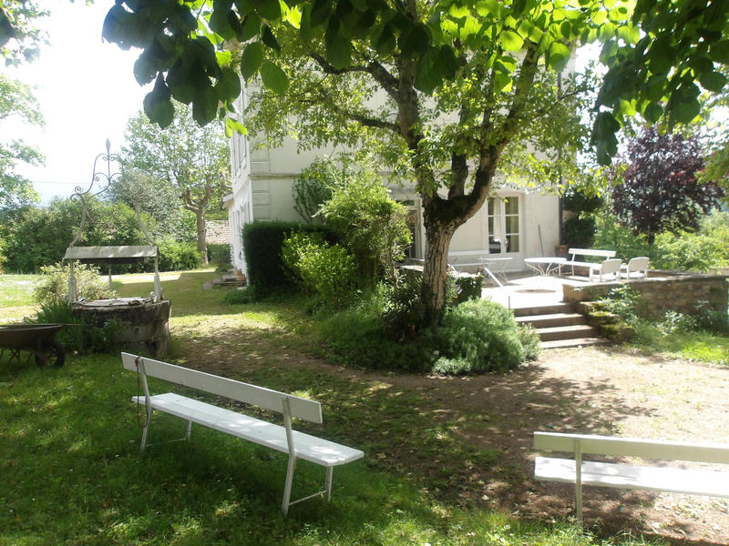 Propriété - 250 m² - 12 pièces