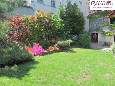 Propriété - 284 m² - 10 pièces