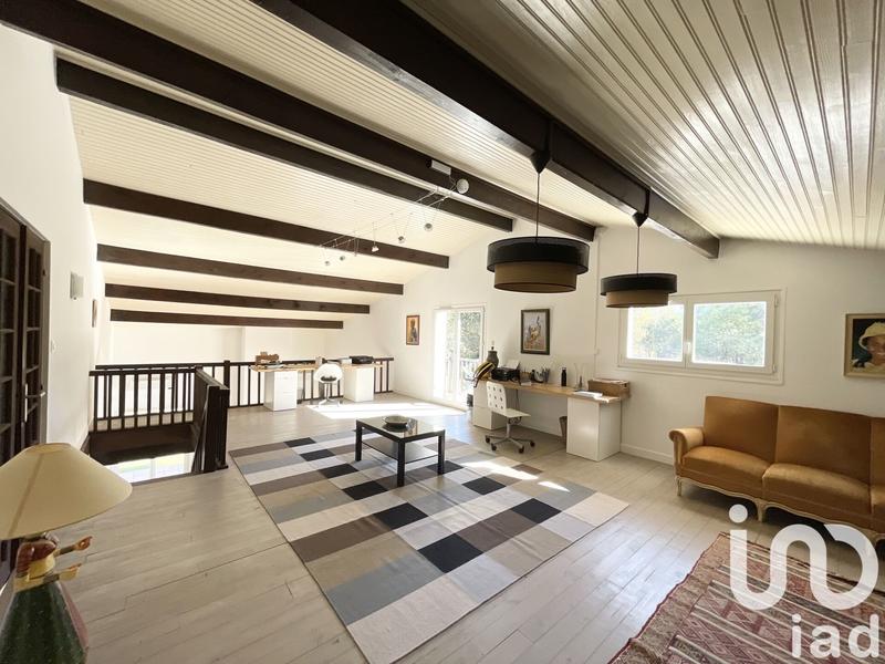 Maison - 245 m² - 8 pièces