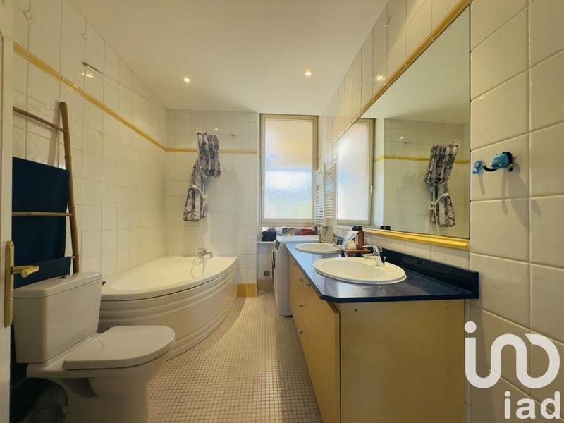 Appartement - 95 m² - 6 pièces