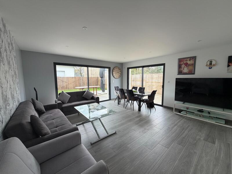 Maison - 137 m² - 6 pièces