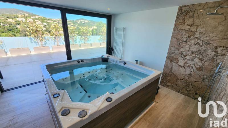 Maison de maîtres - 310 m² - 9 pièces