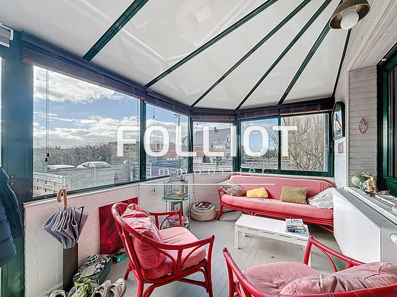 Maison - 246 m² - 11 pièces