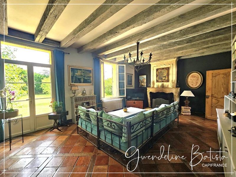 Maison en pierre - 306 m² - 11 pièces