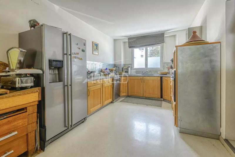 Maison - 204 m² - 8 pièces