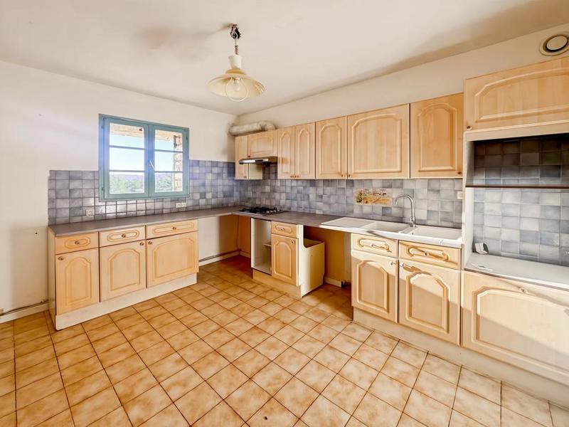 Maison - 240 m² - 7 pièces