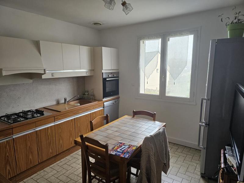 Maison - 99 m² - 6 pièces