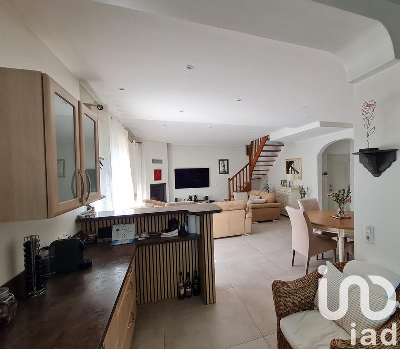 Maison - 250 m² - 10 pièces