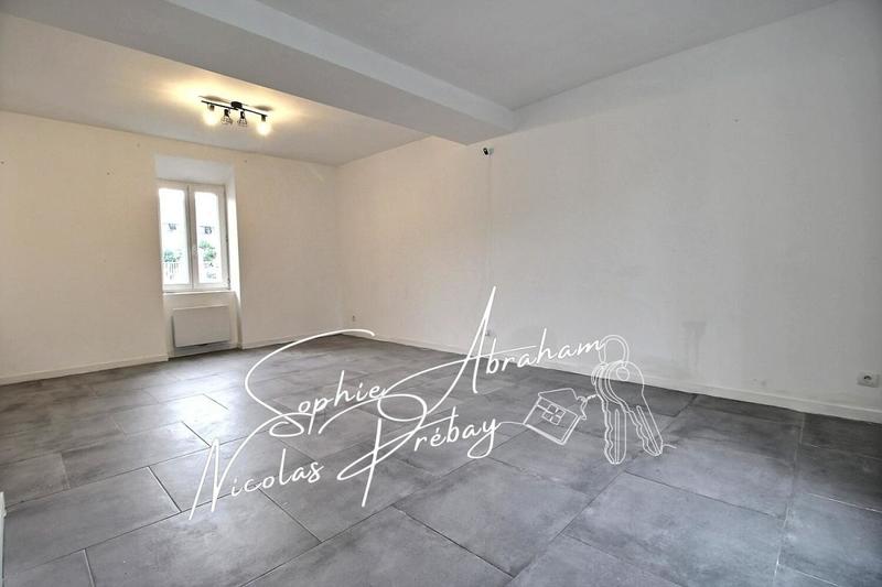 Maison - 93 m² - 5 pièces