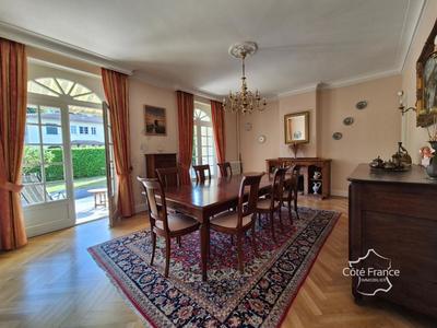 Maison de maîtres - 208 m² - 7 pièces