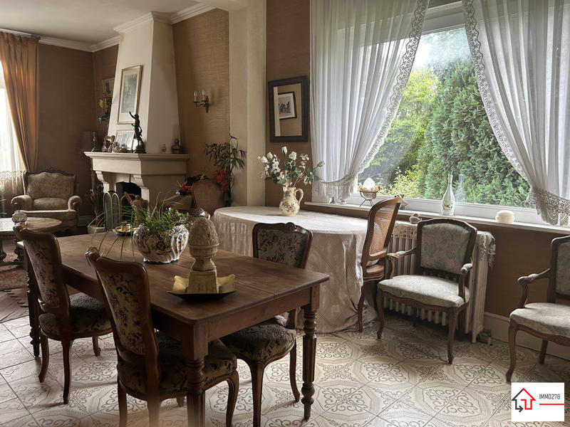 Maison - 227 m² - 12 pièces