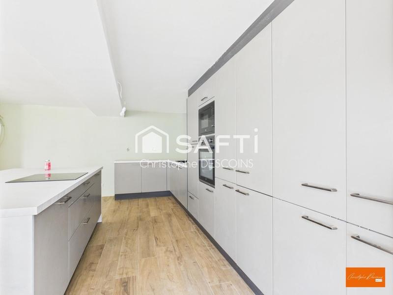 Maison - 200 m² - 6 pièces