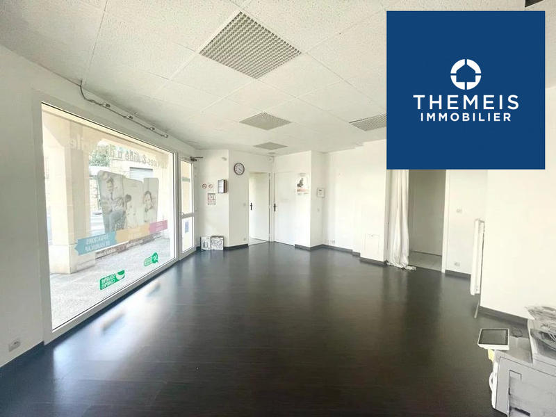 Local commercial - 84 m² - 3 pièces
