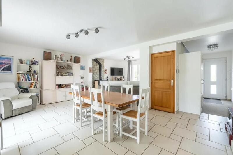 Maison - 142 m² - 9 pièces