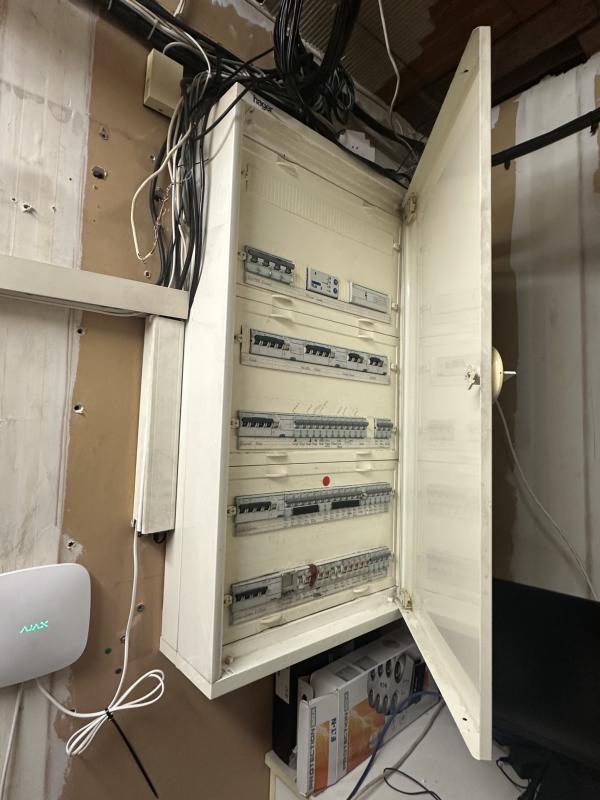 Fonds de commerce - Local commercial - 220 m²