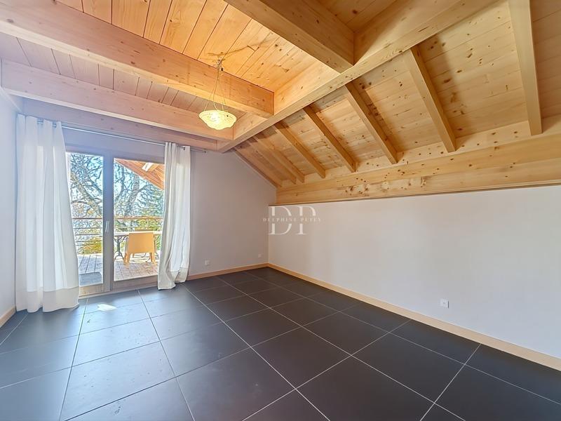 Maison - 300 m² - 6 pièces