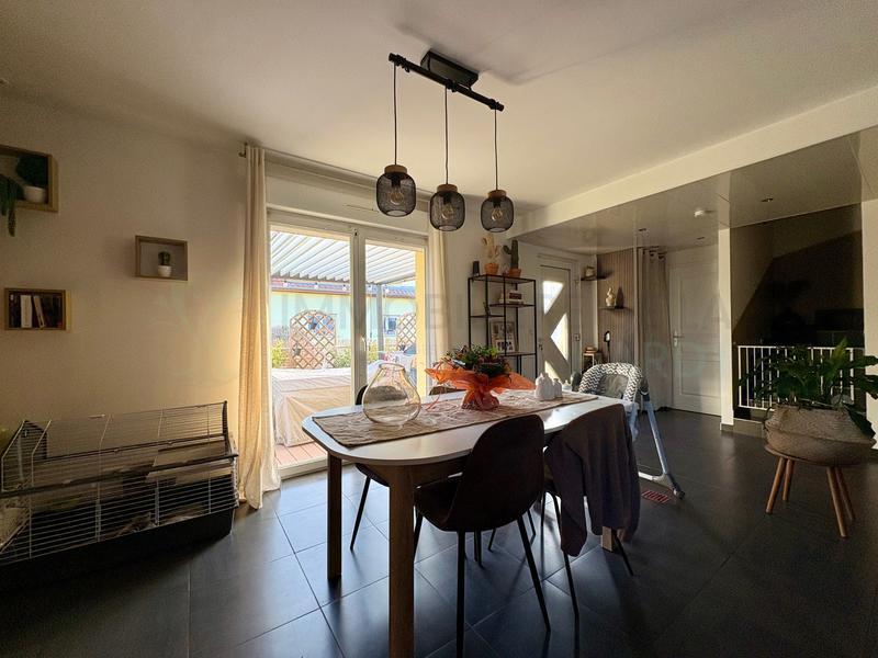 Maison - 98 m² - 4 pièces