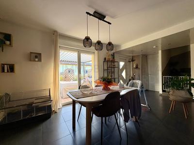 Maison - 98 m² - 4 pièces