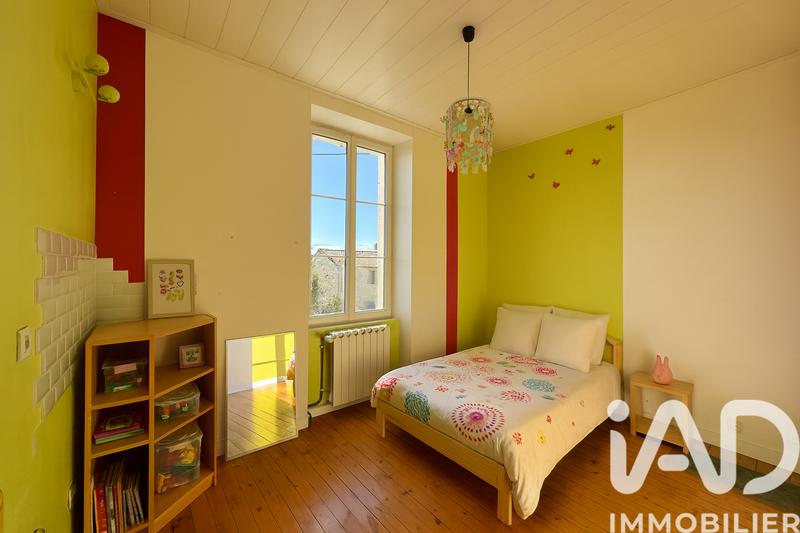 Maison - 236 m² - 7 pièces