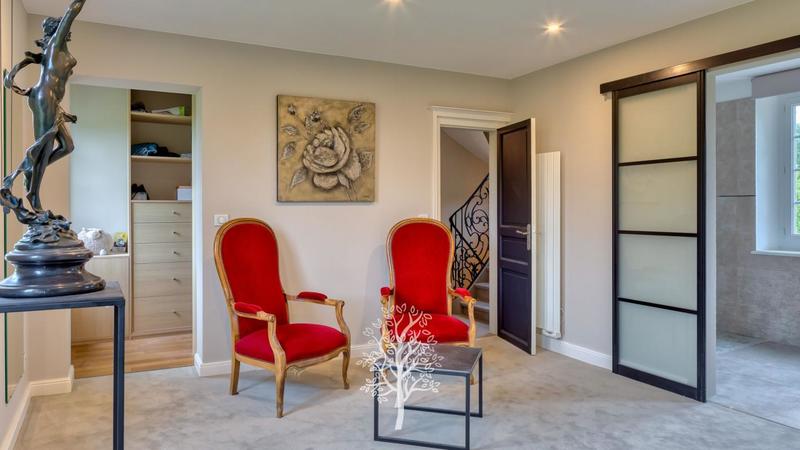 Demeure - 300 m² - 7 pièces