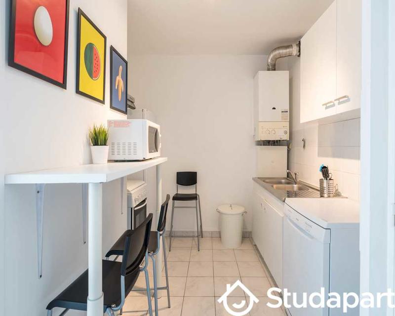 Chambre - 80 m² - 1 pièce