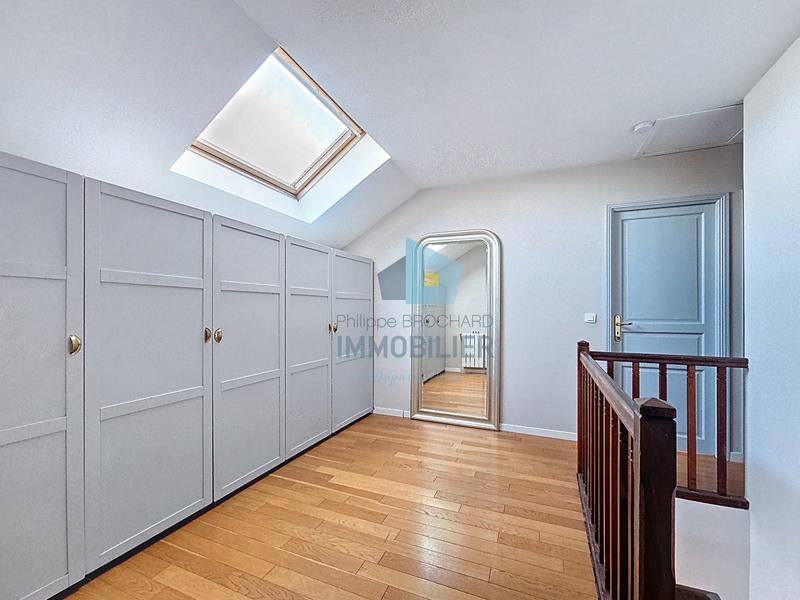 Maison - 169 m² - 9 pièces