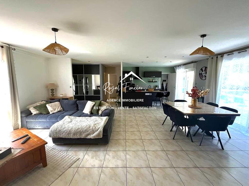 Maison - 151 m² - 8 pièces