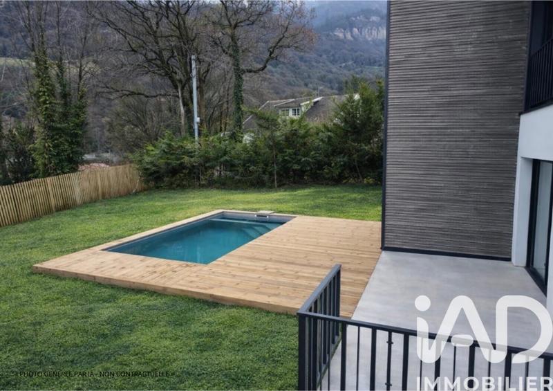 Maison - 248 m² - 8 pièces