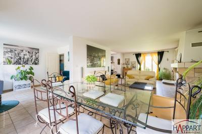 Maison - 200 m² - 10 pièces