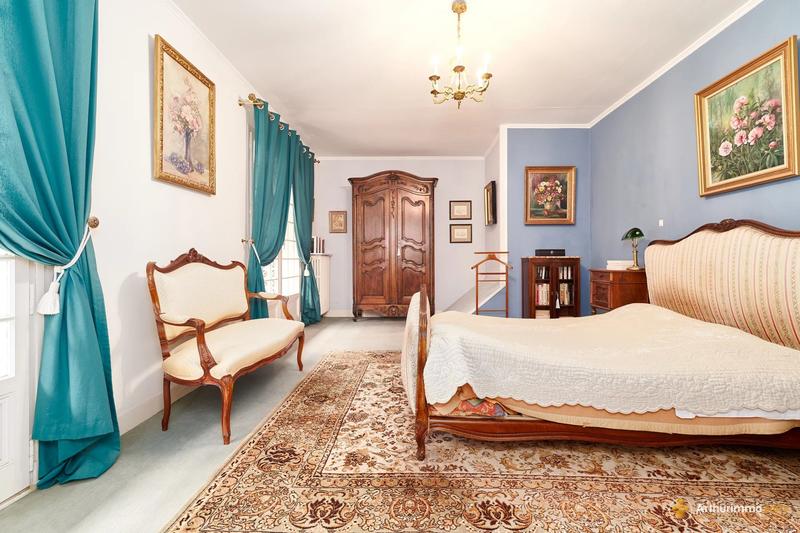 Maison - 180 m² - 7 pièces