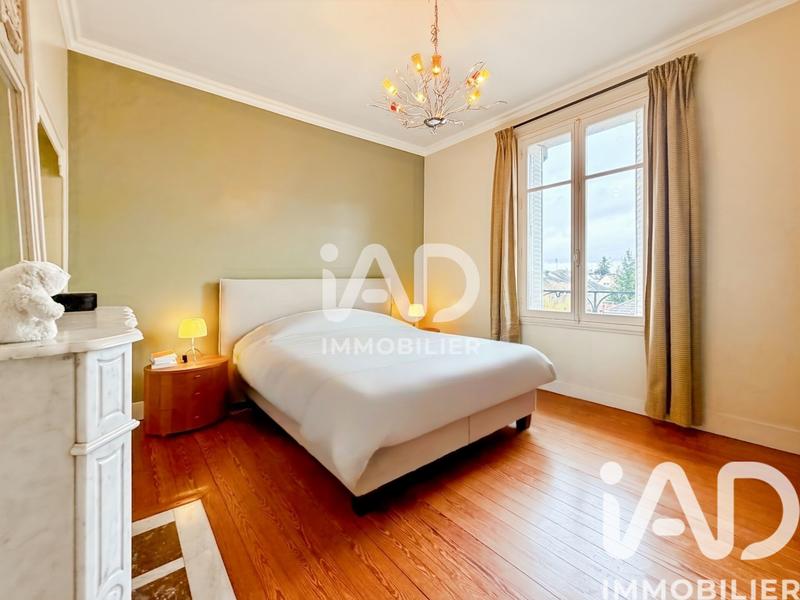 Maison - 163 m² - 8 pièces