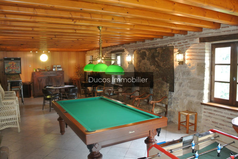 Maison - 460 m² - 10 pièces