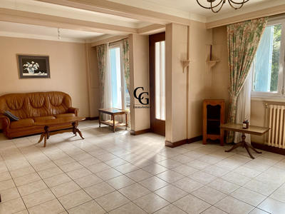 Maison - 99 m² - 4 pièces